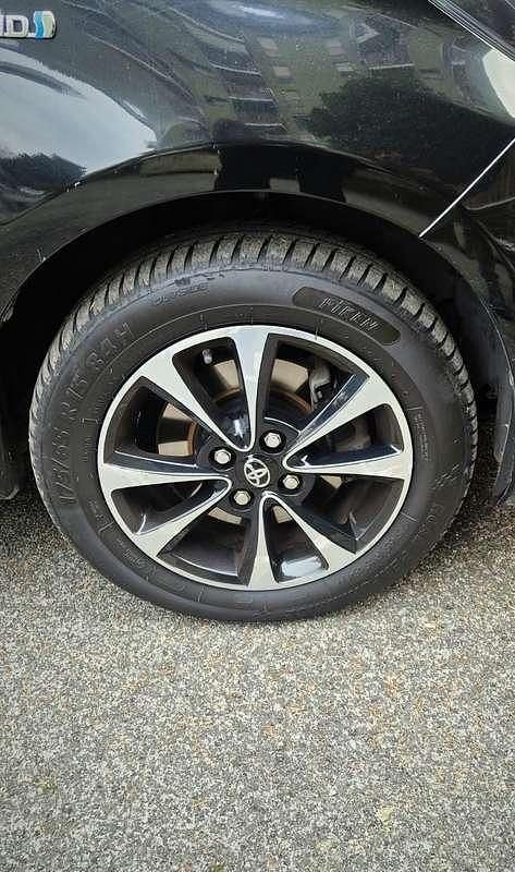 Usata Toyota Yaris Hybrid Active 75 CV (55 kW) 2018 Berlina