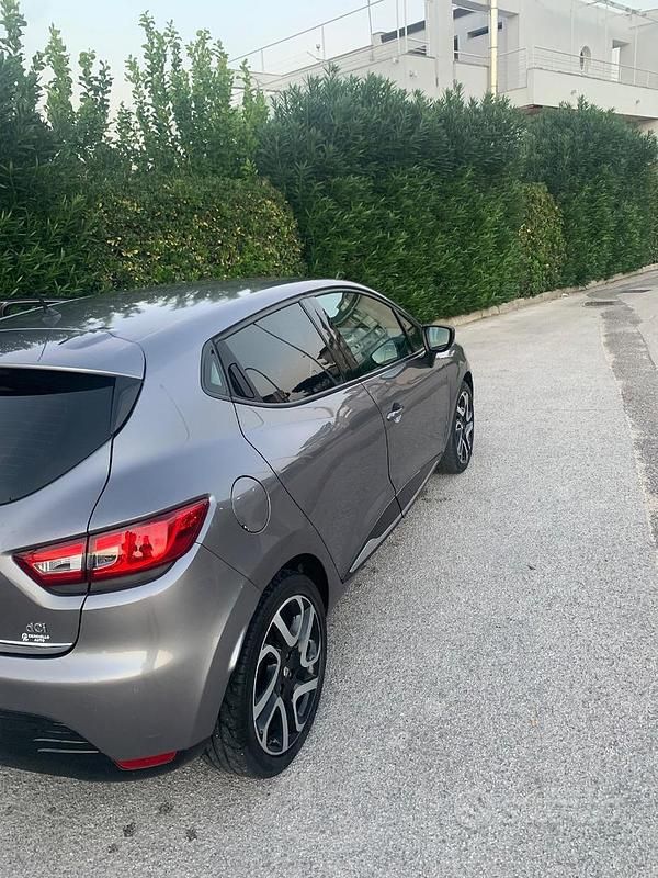 Usata Renault Clio IV 75 CV (55 kW) 2014 Grigio Berlina