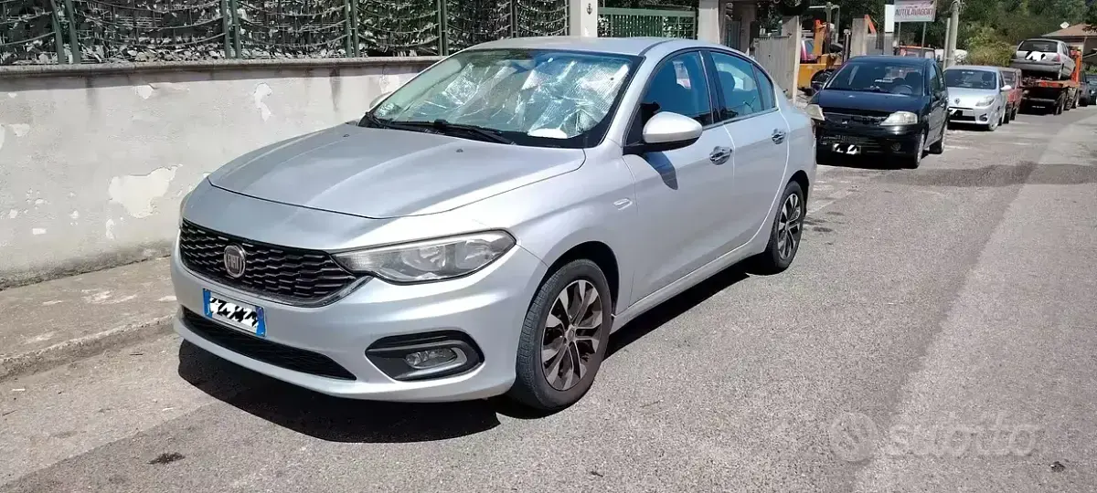 Usata Fiat Tipo 120 CV (88 kW) 2016 Grigio Berlina