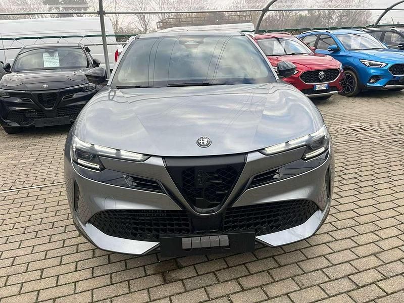 Nuova Alfa Romeo Junior Edizione Speciale 145 CV (106 kW) 2026 Grigio SUV
