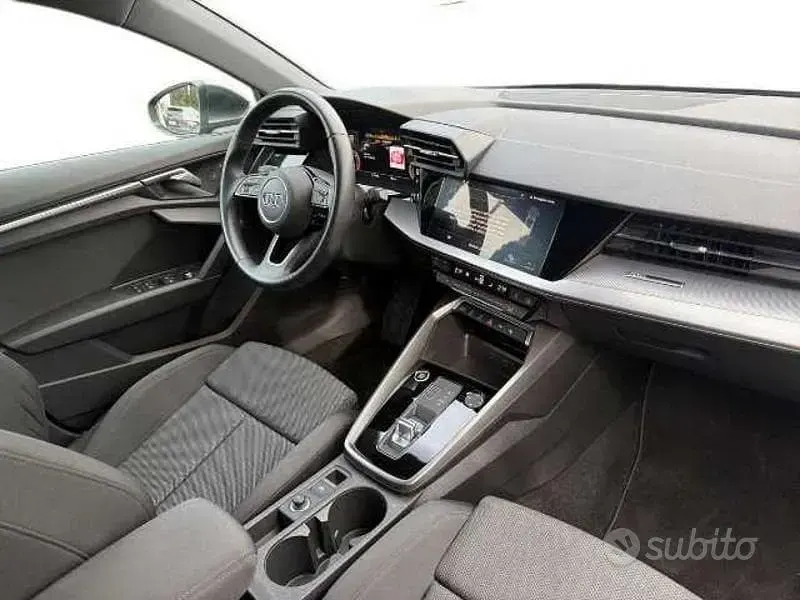 Gebraucht Audi A3 S-Line 150 PS (110 kW) 2024 Grau Limousine