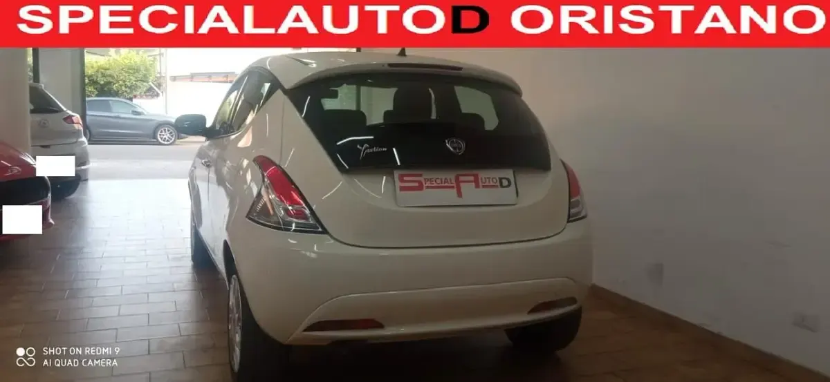Usata Lancia Ypsilon 95 CV (69 kW) 2016 Bianco Utilitaria
