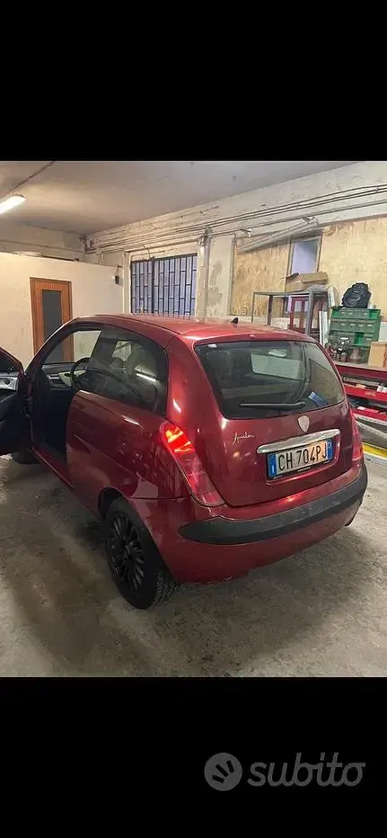 Usata Lancia Ypsilon 80 CV (58 kW) 2003 Rosso Utilitaria