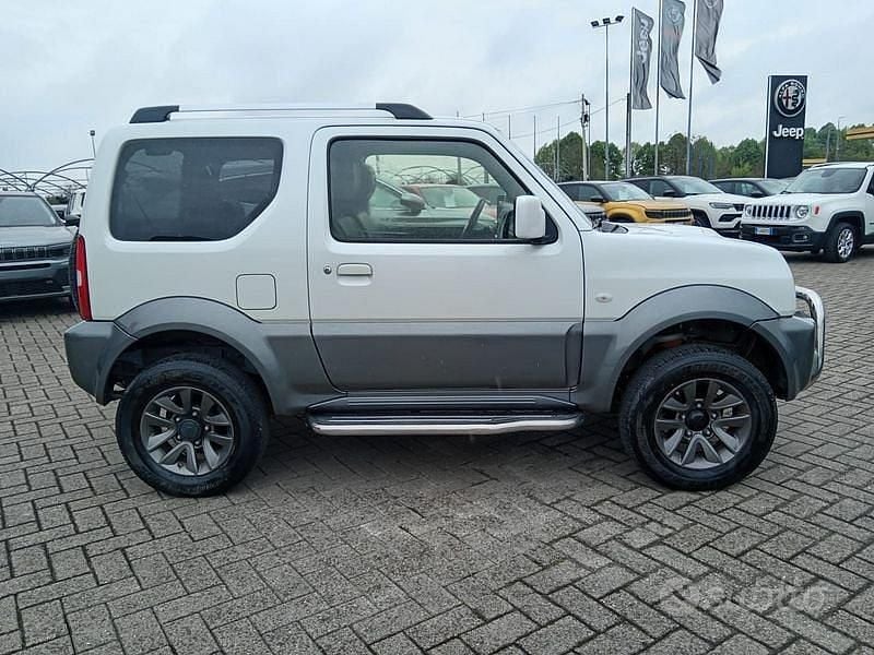 Usata Suzuki Jimny 85 CV (62 kW) 2016 Bianco SUV