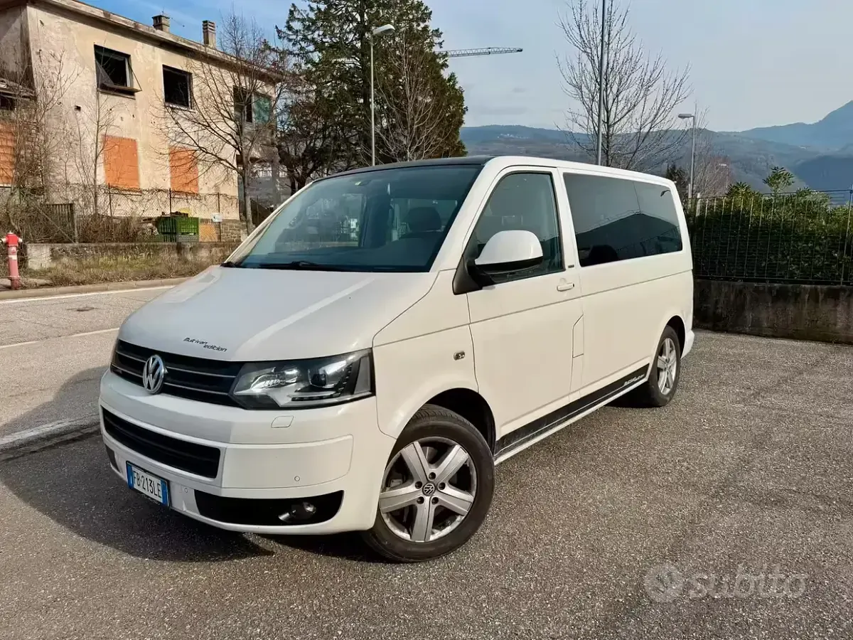 Usata VW Multivan 180 CV (132 kW) 2012 Bianco Monovolume