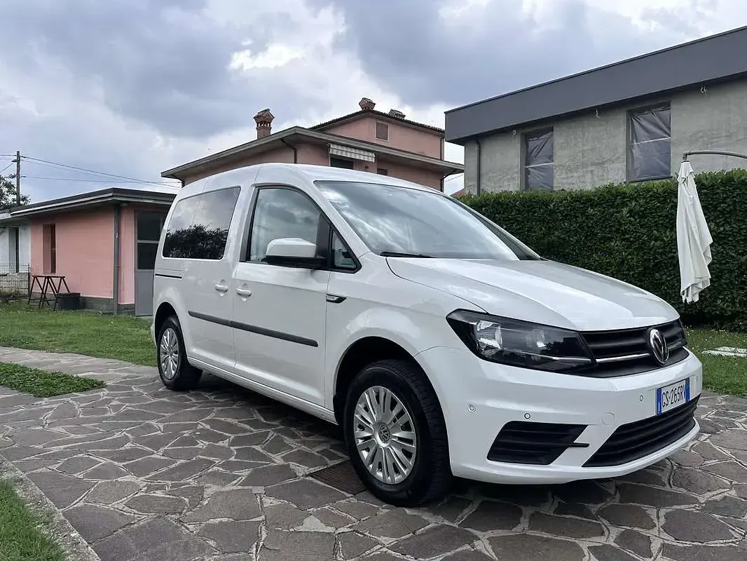 Usata VW Caddy 110 CV (80 kW) 2020 Bianco Monovolume