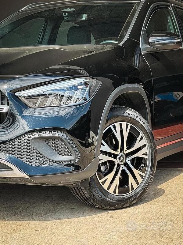 Usata Mercedes GLA200 Advanced Plus 149 CV (109 kW) 2023 Nero SUV
