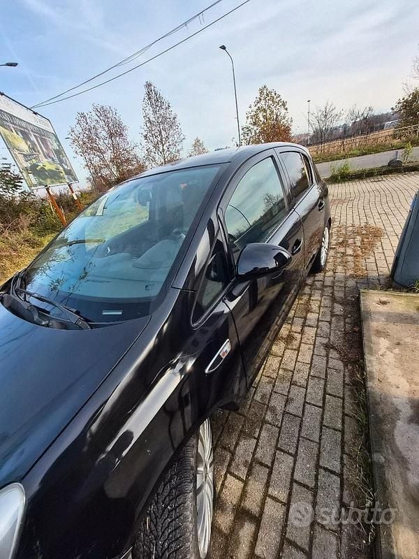 Usata Opel Corsa 85 CV (62 kW) 2011 Nero Utilitaria