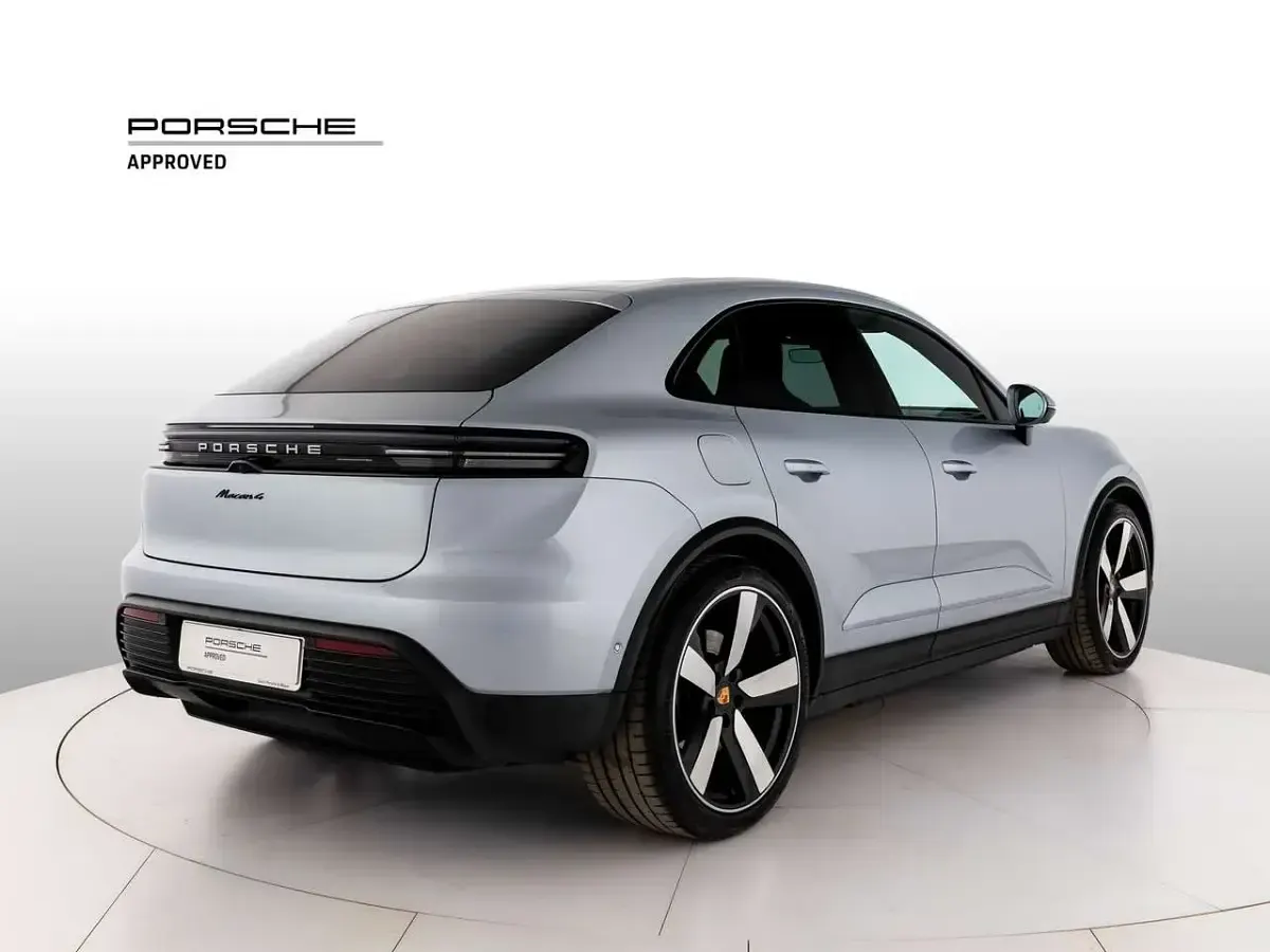 Usata Porsche Macan 144 kW (197 CV) 2025 Argento dolomite metallizzato SUV