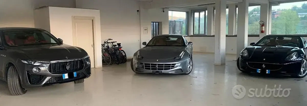 Usata Ferrari California 489 CV (359 kW) 2009 Bluazzurro Cabrio