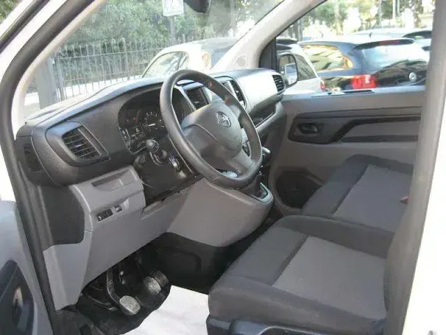 Usata Opel Vivaro-e Combi Enjoy 120 CV (88 kW) 2022 Bianco Monovolume