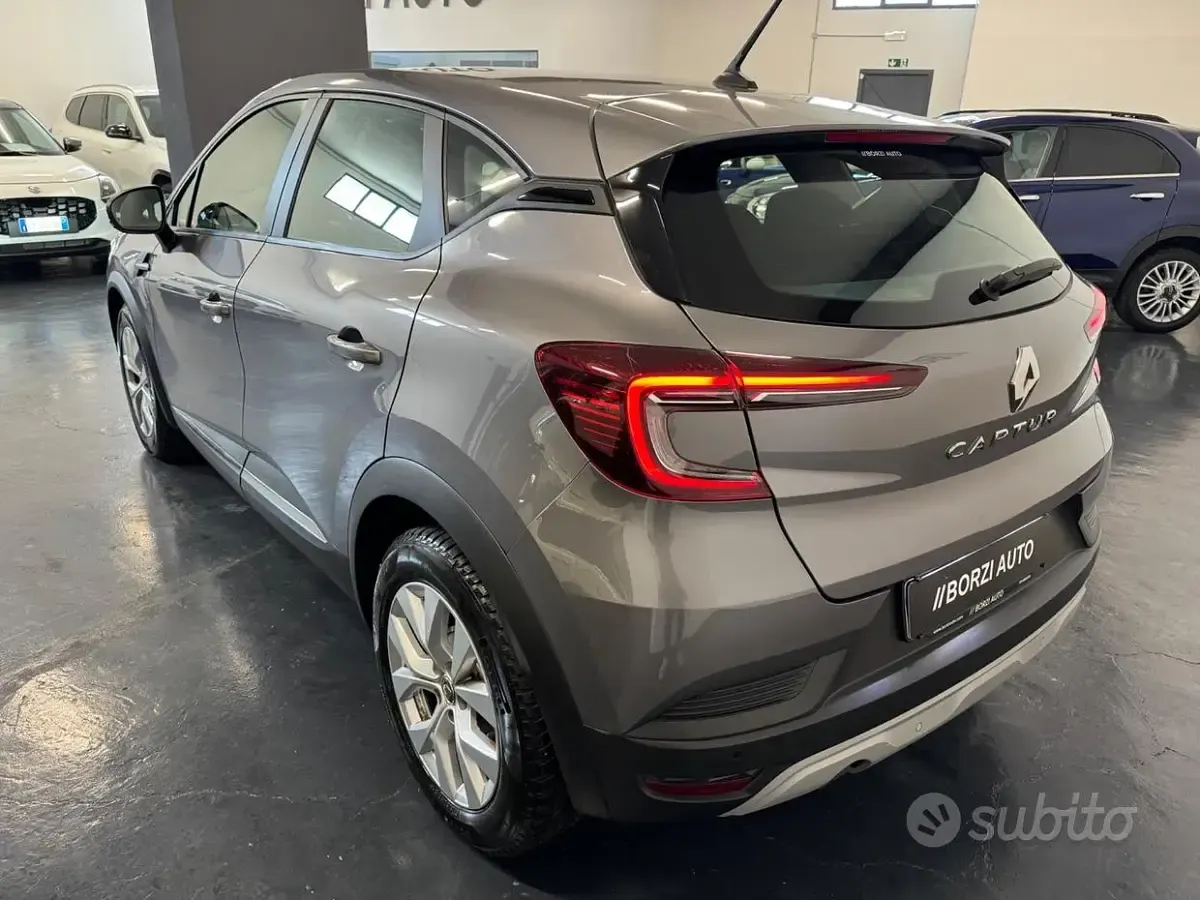 Usata Renault Captur Intens 101 CV (74 kW) 2020 Grigio SUV