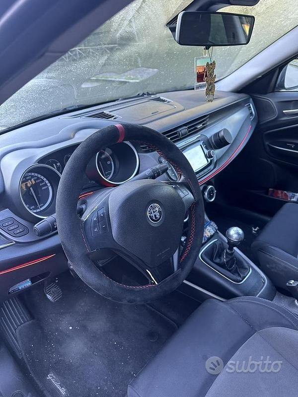 Usata Alfa Romeo Giulietta 105 CV (77 kW) 2014 Grigio Utilitaria