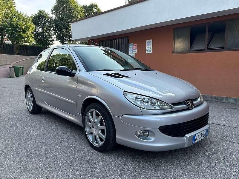 Usata 2000 Peugeot 206 GT Tre volumi | 18.500 € - Immagine 1/4
