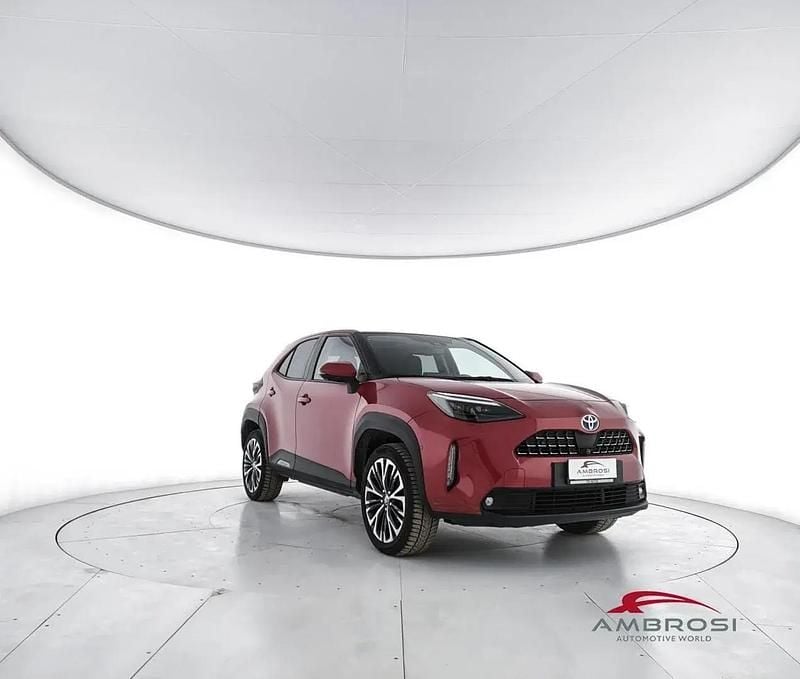 Usata Toyota Yaris Cross Lounge 92 CV (67 kW) 2021 Rosso SUV