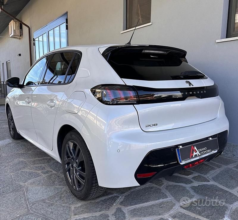 Usata Peugeot 208 Allure 75 CV (55 kW) 2022 Bianco Utilitaria