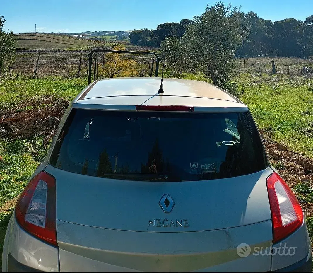 Usata Renault Mégane II 100 CV (73 kW) 2004 Grigio Berlina