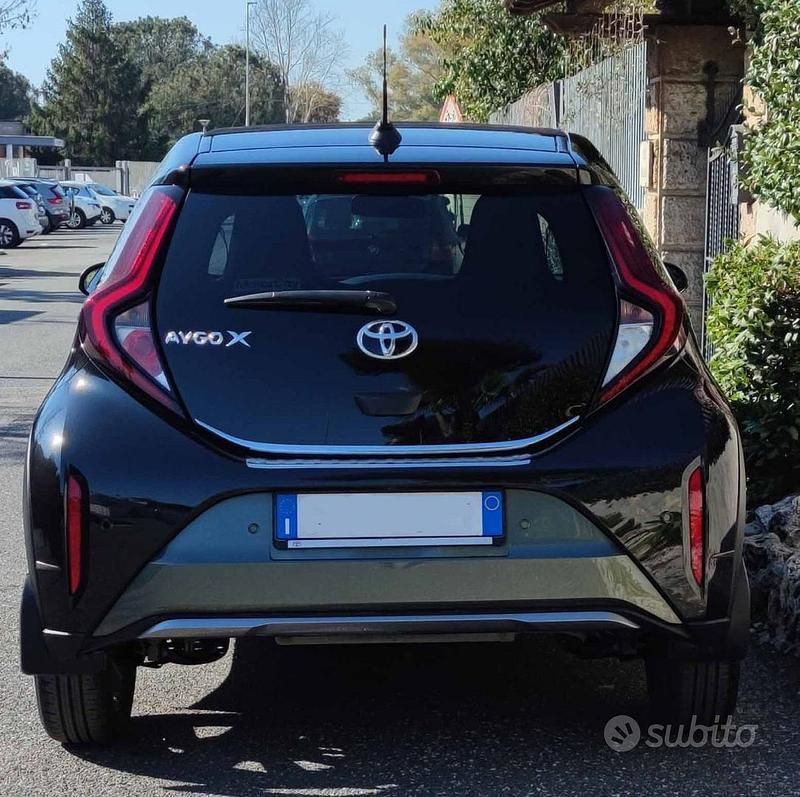 Usata Toyota Aygo X Lounge 72 CV (52 kW) 2022 Verde SUV