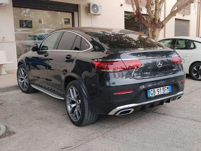 Usata Mercedes GLC300 Premium Plus 245 CV (180 kW) 2020 Nero Coupé