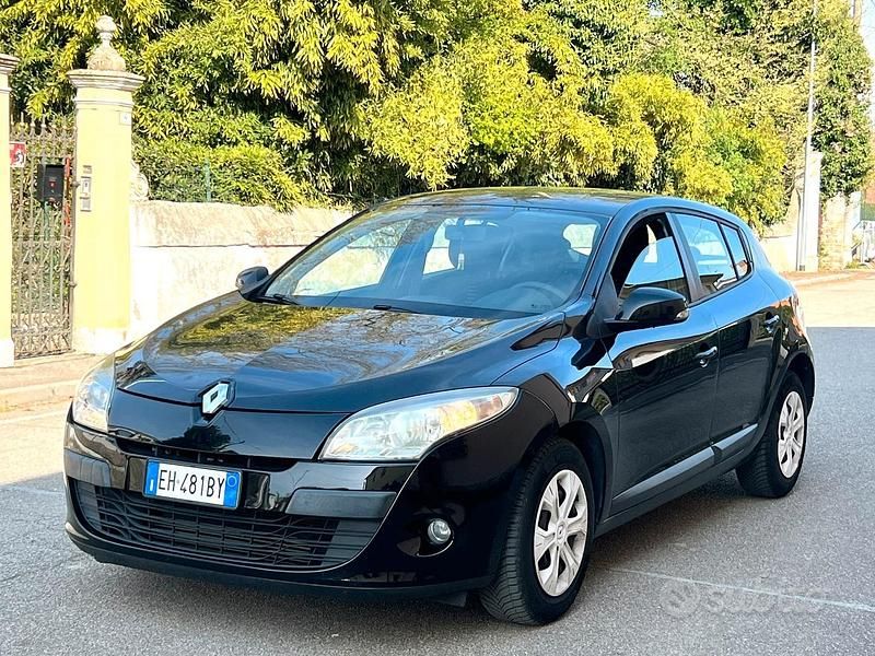 Usata Renault Mégane 90 CV (66 kW) 2011 Nero Berlina