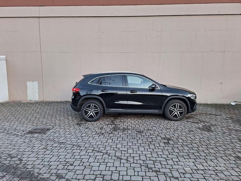 Usata Mercedes GLA200 150 CV (110 kW) 2023 Nero SUV