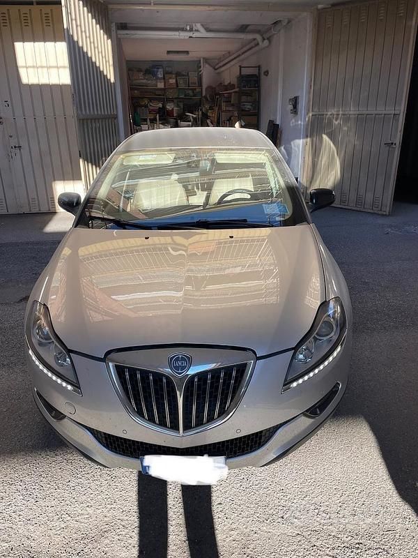Usata Lancia Delta 189 CV (139 kW) 2008 Grigio Utilitaria