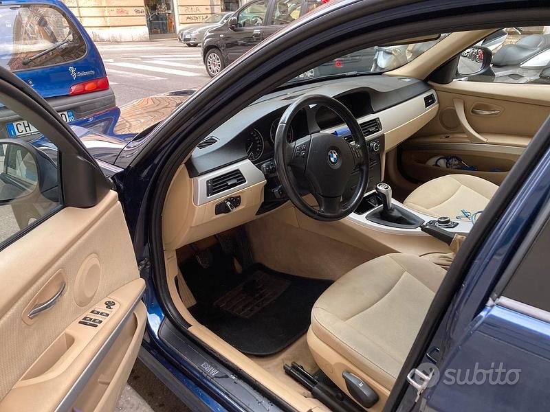 Usata BMW 320 134 CV (98 kW) 2010 Blu Station wagon