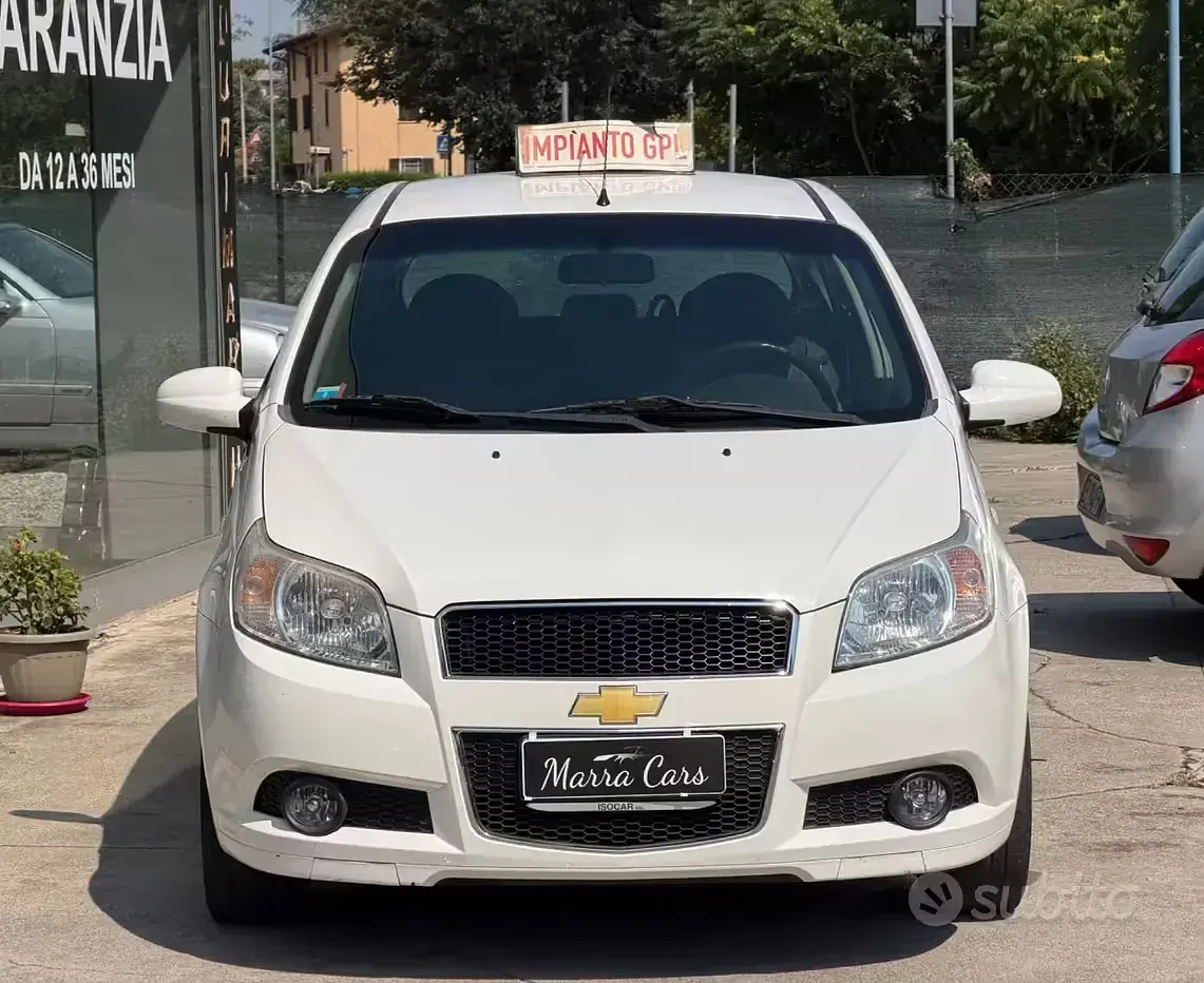 Usata Chevrolet Aveo 82 CV (60 kW) 2010 Bianco Berlina