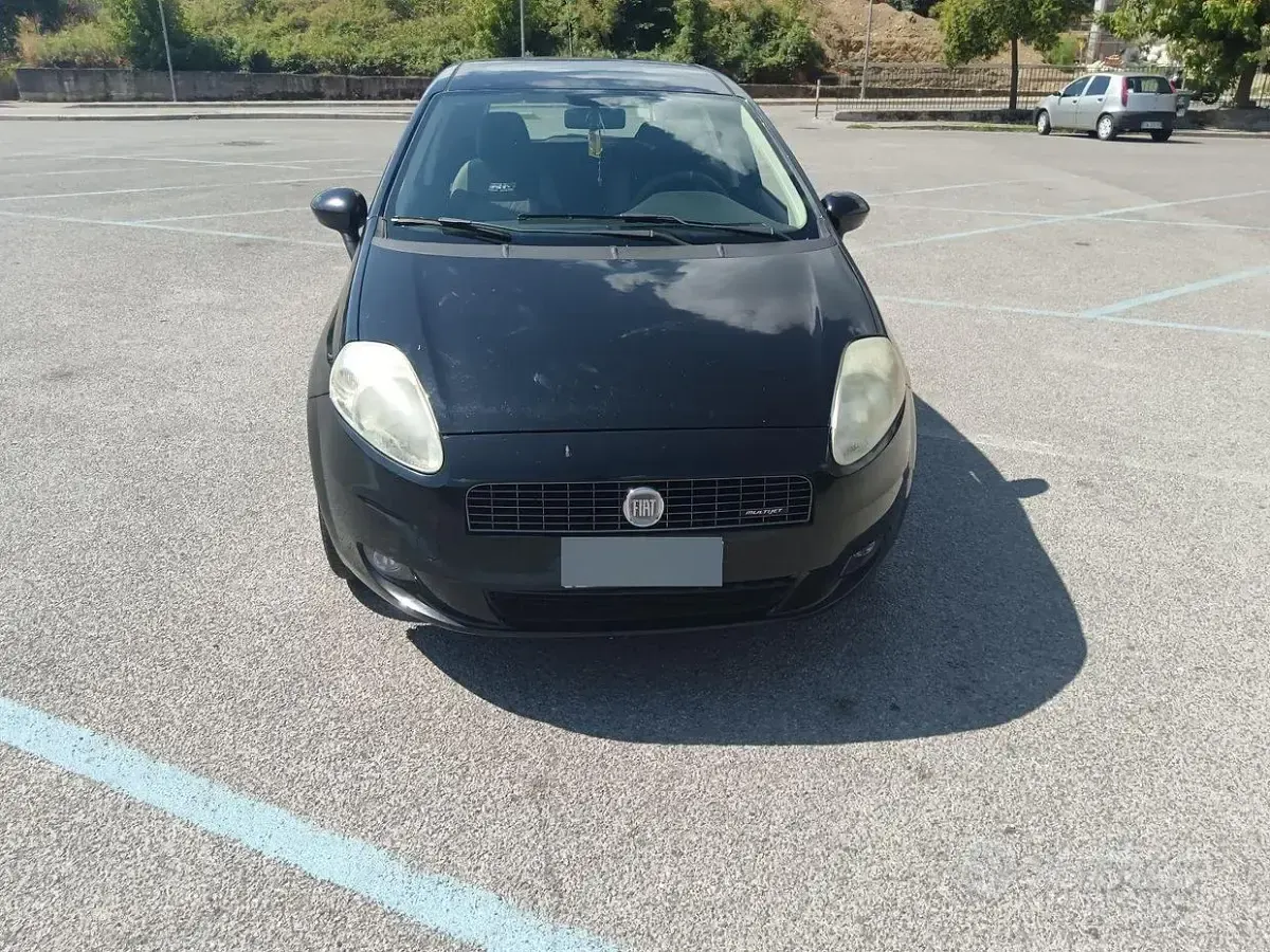Usata Fiat Grande Punto 90 CV (66 kW) 2007 Bluazzurro Utilitaria