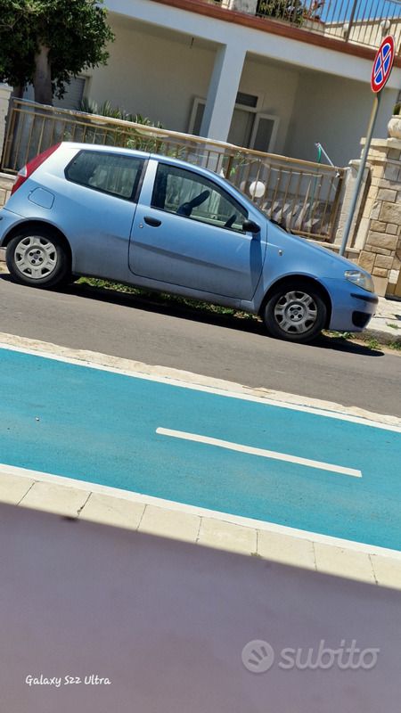 Blu Usata 2003 Fiat Punto Due volumi | 2500 € (Molto cara) - Immagine 1/1