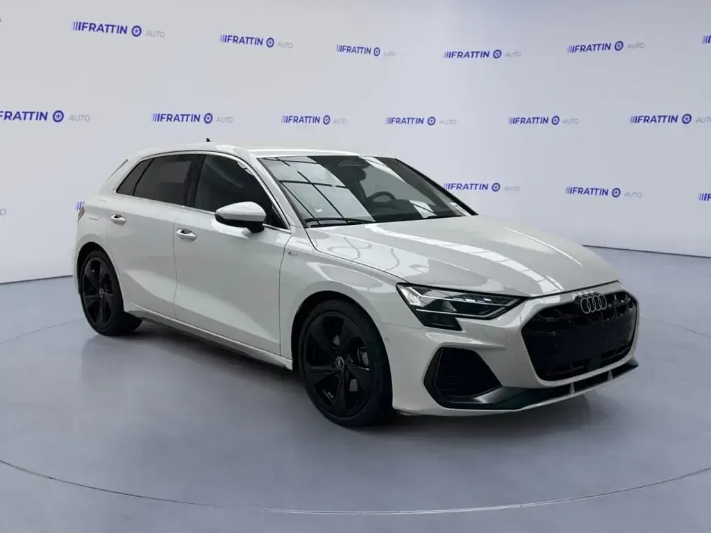 Usata Audi A3 S-Line 150 CV (110 kW) 2025 Bianco Berlina