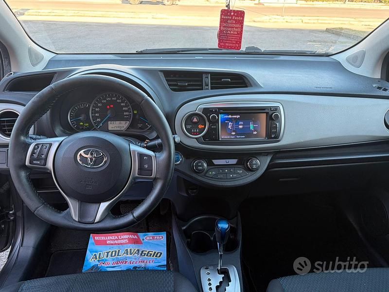 Usata Toyota Yaris 2012 Grigio Utilitaria
