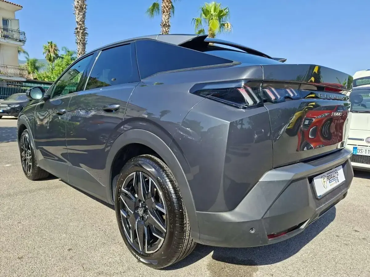 Usata Peugeot 3008 Allure 150 CV (110 kW) 2025 Grigio SUV