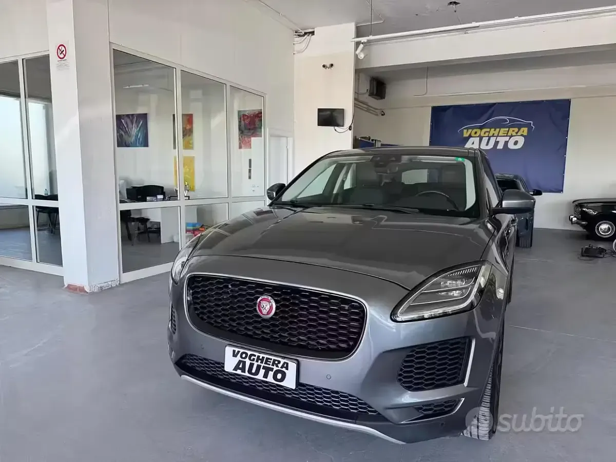Usata Jaguar E-Pace R-Dynamic 179 CV (131 kW) 2019 Grigio scuro SUV