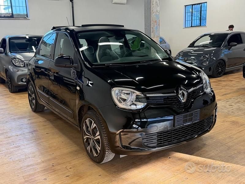 Usata Renault Twingo LIMITED 65 CV (47 kW) 2021 Nero Utilitaria
