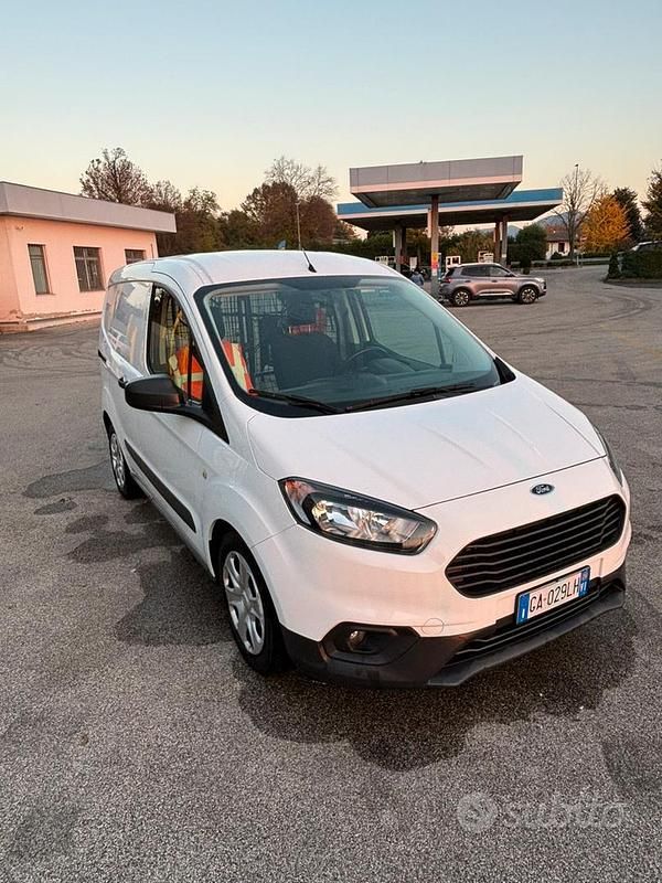 Usata Ford Courier 100 CV (73 kW) 2020 Monovolume