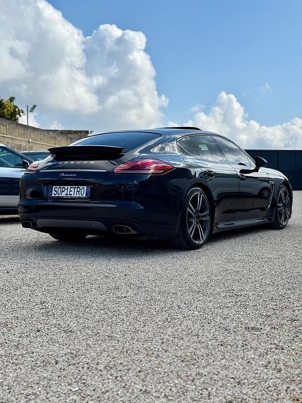 Usata Porsche Panamera Platinum Edition 250 CV (183 kW) 2013 Nero Utilitaria