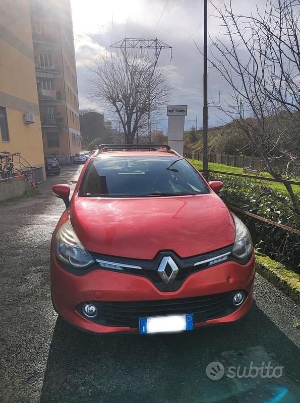 Usata Renault Clio GrandTour 75 CV (55 kW) 2015 Rosso Station wagon
