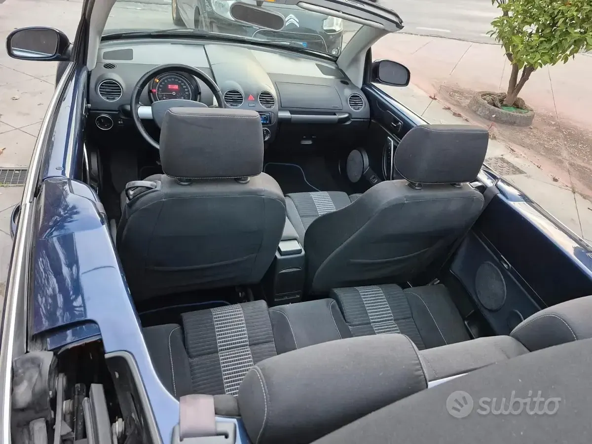 Usata VW New Beetle 150 CV (110 kW) 2009 Blu Utilitaria