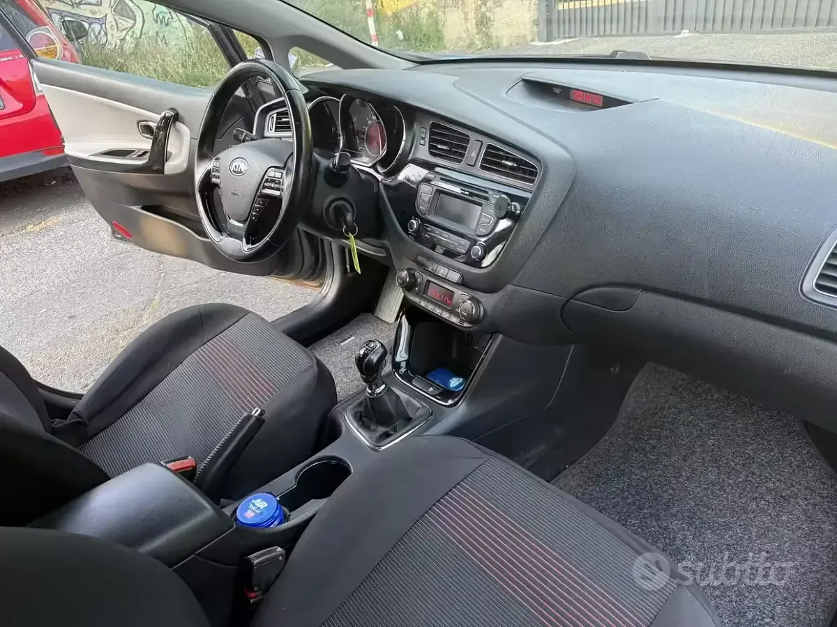 Usata Kia Ceed 110 CV (80 kW) 2012 Grigio Utilitaria