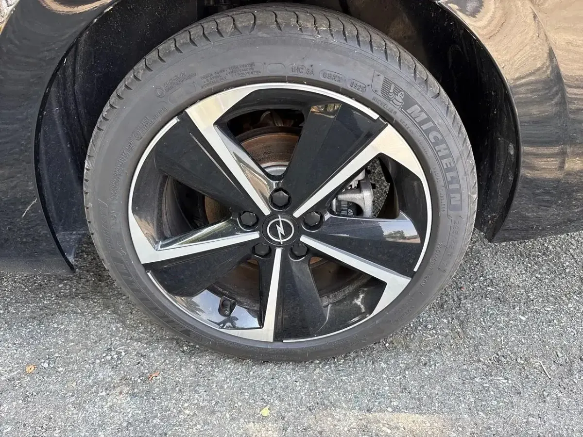 Usata Opel Astra 131 CV (96 kW) 2025 Nero Utilitaria