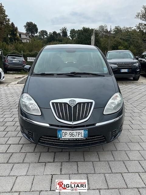 Usata Lancia Musa 70 CV (51 kW) 2008 Nero Monovolume