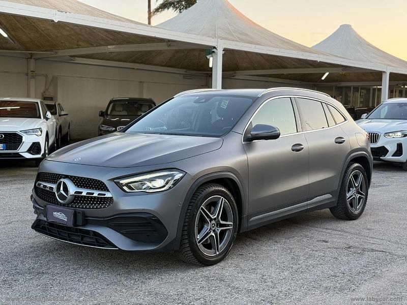 Usata Mercedes GLA200 Premium 150 CV (110 kW) 2023 Grigio SUV