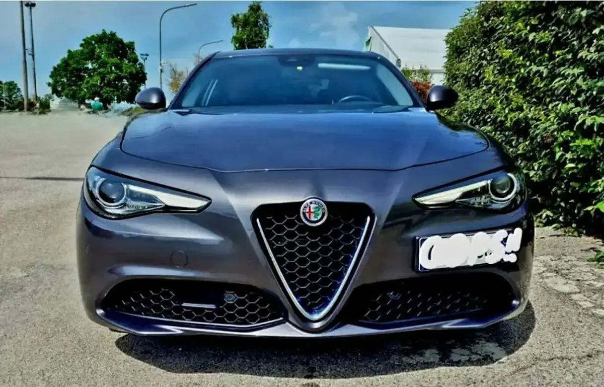 Usata Alfa Romeo Giulia 200 CV (147 kW) 2021 Grigio Berlina