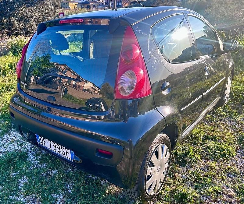 Usata Peugeot 107 54 CV (39 kW) 2007 Nero Utilitaria