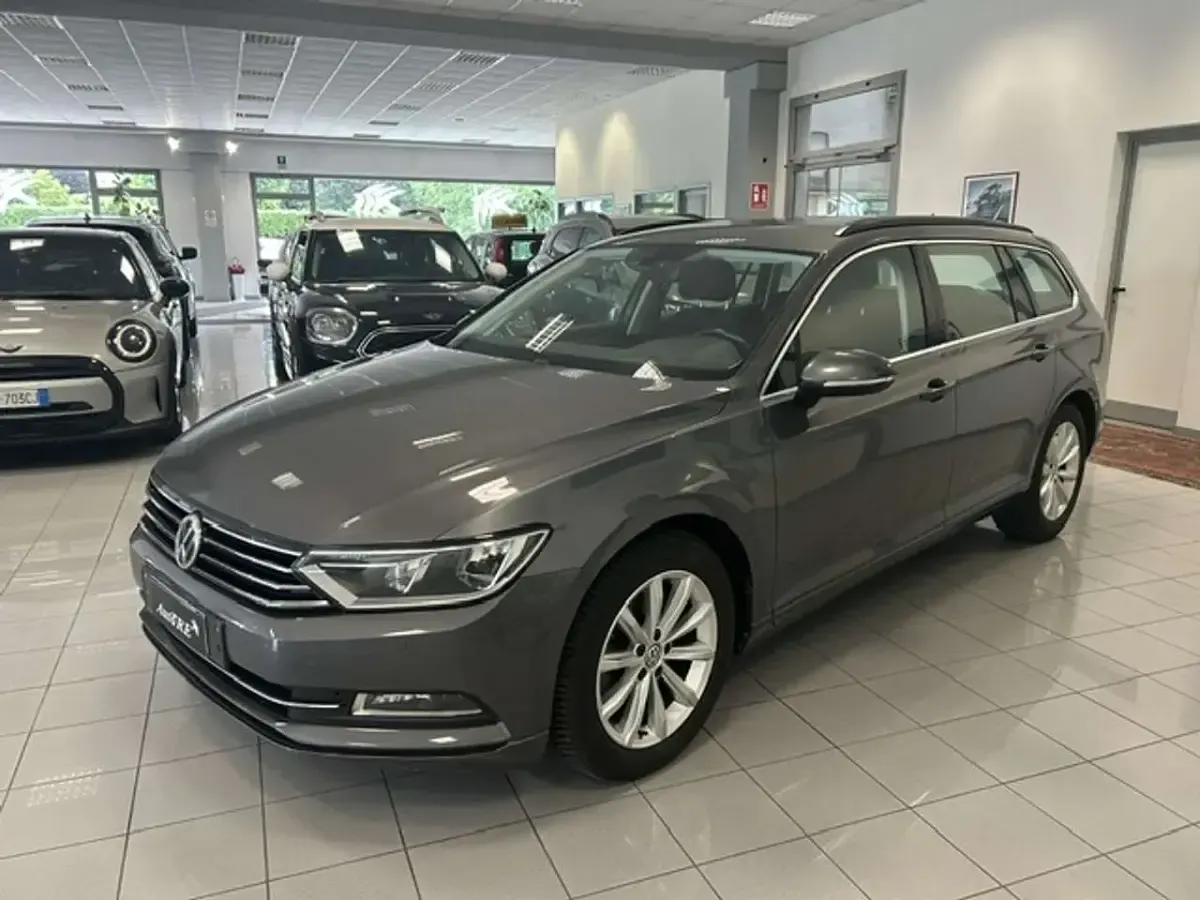 Usata VW Passat Business 150 CV (110 kW) 2017 Grigio Station wagon