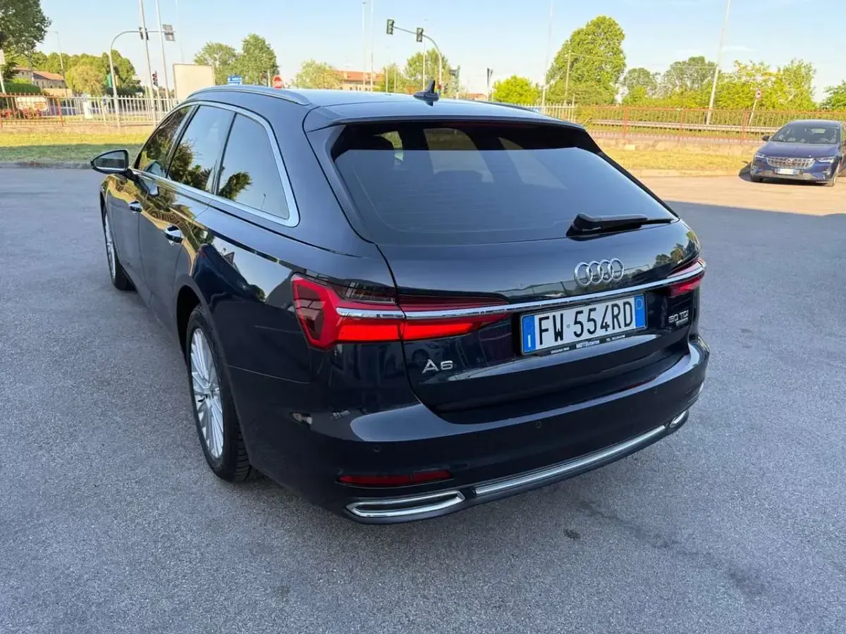 Usata Audi A6 Business 286 CV (210 kW) 2019 Blu/azzurro Station wagon