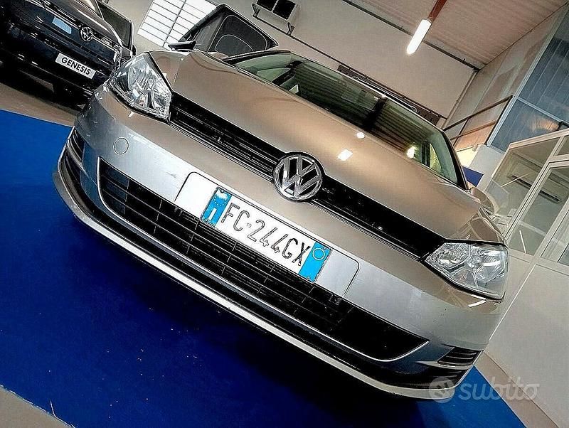 Usata VW Golf VII Trendline 86 CV (63 kW) 2016 Gray Berlina