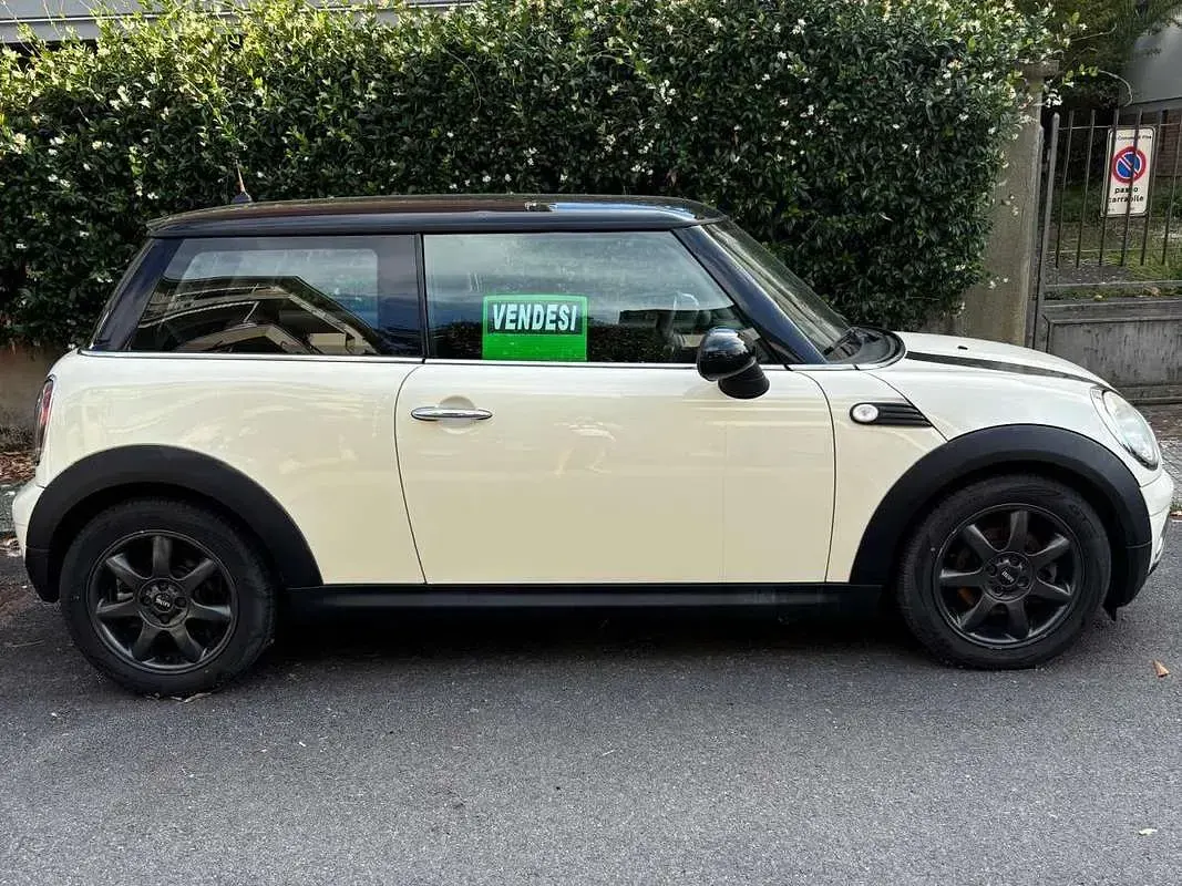 Usata Mini Cooper D 109 CV (80 kW) 2008 Beige Utilitaria