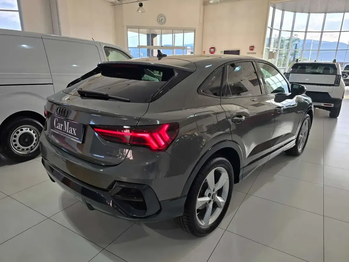 Usata Audi Q3 Sportback Ambiente 150 CV (110 kW) 2022 Beige karat metallizzato SUV